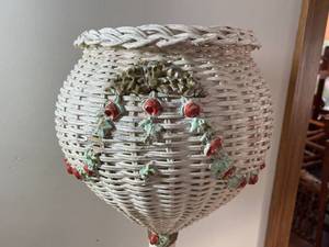lot 136 image: Vintage Wicker Pedestal Plant Stand