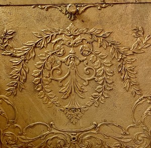 lot 314 image: Antique Cast Iron Fireplace Cover
