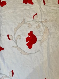 lot 321 image: Vintage Quilt