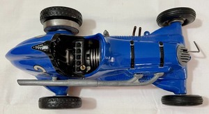lot 323 image: Ray Cox Thimbledrone Champion Car