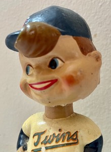 lot 337 image: Vintage Minnesota Twins Baseball Bobblehead - Vintage Minnesota Twins Nodder