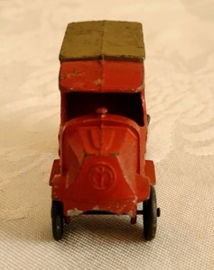 lot 356 image: Vintage Tootsie Toy Mail Truck