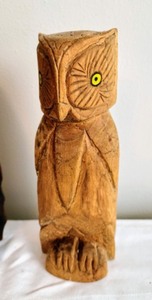 lot 363 image: Vintage Wood Owl Decor