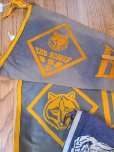 lot 371 image: More Vintage Pennants