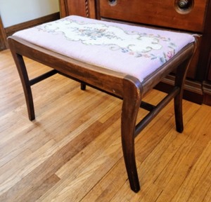 lot 389 image: Needlepoint Bench
