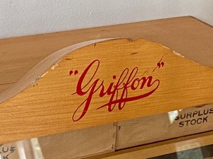 lot 6 image: Vintage Griffon  Display Case