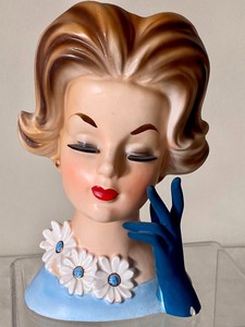 lot 9 image: Three Vintage Head Vases