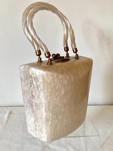 lot 14 image: Simply Charming Vintage Handbag