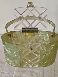lot 13 image: Amazing Vintage Lucite Handbag by Patricia of Miami