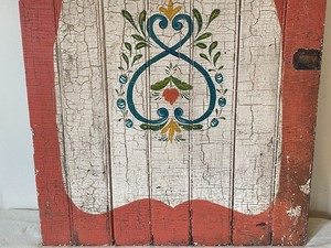 lot 17 image: Beautiful Rosemaling Style Painted Cabinet