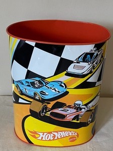 lot 20 image: Vintage 1970 Hot Wheels Waste Basket