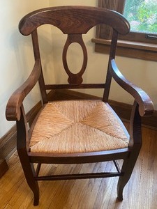 lot 32 image: Pottery Barn Tables and Chairs
