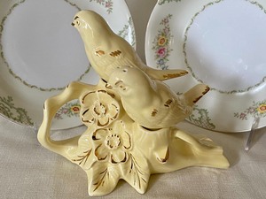 lot 42 image: Four China Bowls and Adorable Bird Figurine Salt & Pepper Shaker Set