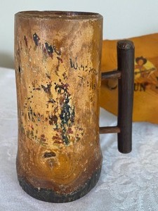 lot 262 image: Fun Vintage Western Souvenir Items