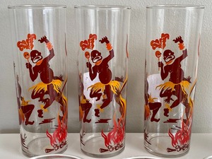 lot 266 image: 11 Vintage Tumblers