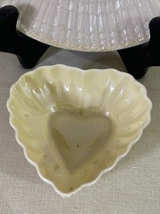 lot 402 image: Belleek Plate (Black Mark)  and Heart Shaped Dish