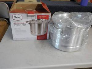 lot 3 image: Parini 12 qt Alumium Stock Pot...