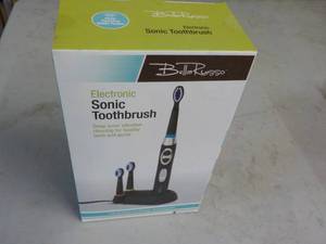 lot 16 image: Bella Russo Electronic Sonic Toothb...