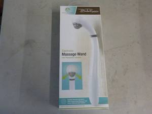 lot 18 image: Bella Russo Electronic Massage Wand...