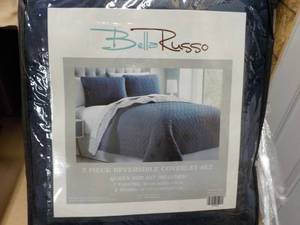 lot 76 image: Bella Russo 3 pc Reversible Coverle...