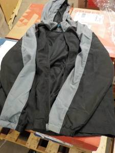 lot 82 image: Hooded Lightweight Jacket size XL...