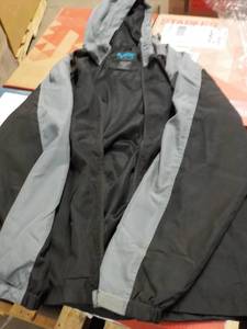 lot 83 image: Hooded Lightweight Jacket size XL...