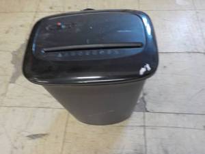 lot 94 image: Office Max Shredder...