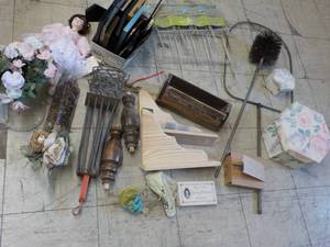 lot 98 image: Misc. Vintage Lot...