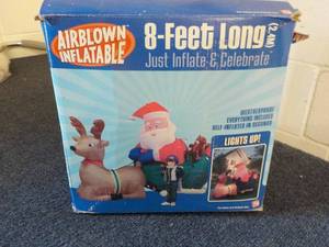 lot 151 image: Air blown 8 ft Long Xmas...