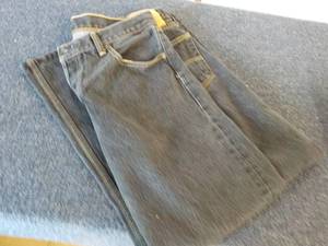 lot 224 image: Levi size 36 x 32 Jeans...