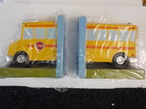 lot 225 image: Guide Craft School Bus Bookends...