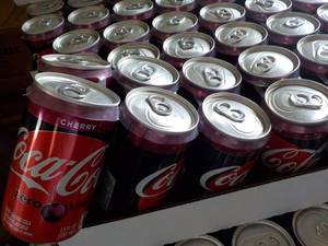 lot 320 image: 2 Cases Cherry Cola Coca Zero Sugar...