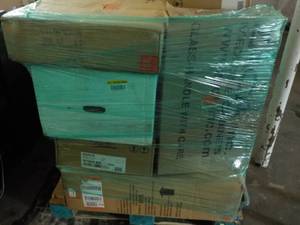 lot 326 image: Pallet of Bathroom Products...