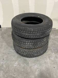lot 9 image: Trailer Tires