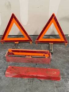 lot 11 image: Triangle Flare Kit