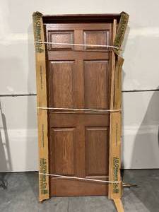 lot 16 image: 6 Panel Interior Door