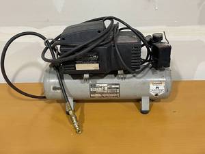 lot 27 image: Air Compressor