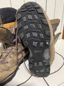 lot 32 image: Danner Insulated Work Boots