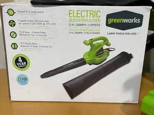 lot 43 image: Electric BlowerMulcher
