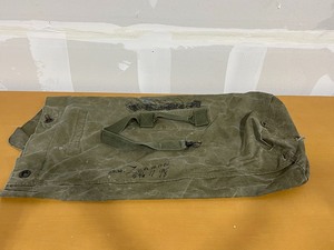 lot 67 image: Military Duffle Bag