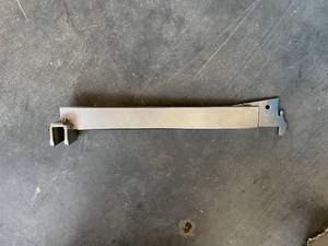 lot 102 image: Shelving Brackets