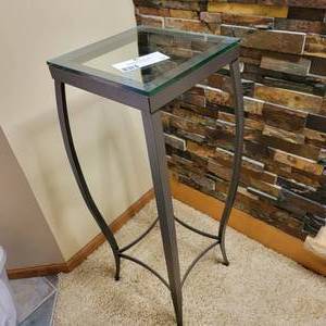 lot 16 image: Metal and Glass Corner Table