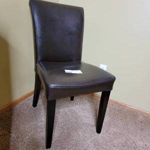 lot 44 image: Leather Chair