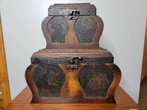lot 148 image: Beautiful Wooden Box Set