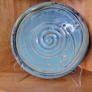 lot 156 image: Beautiful Hand-Thrown Ceramic Plate
