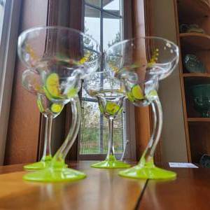 lot 171 image: Unique Vintage Hand-Blown Glass Martini Glasses
