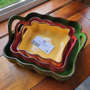 lot 176 image: Vintage Colorful Ceramic 3 Piece Serving Set