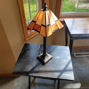 lot 183 image: Tiffany Lamp and Folding Diner Table