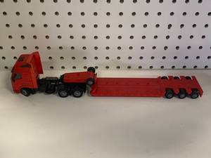 lot 29 image: Joal 150 Flat Bed & Globetrotter Xl Truck