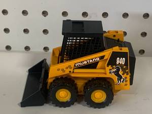 lot 31 image: NZG Modelle Mustang 940 Skid Steer Made in West Germany 125